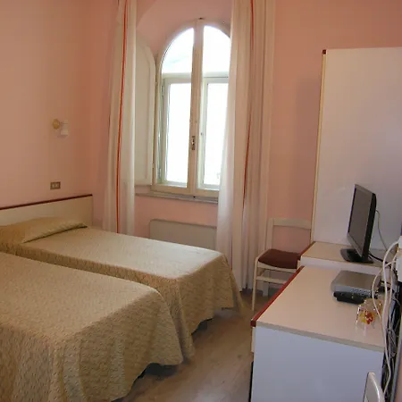 Elba 3*